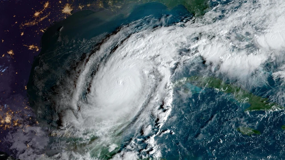 Bão Milton. Ảnh:NOAA 4.jpg
