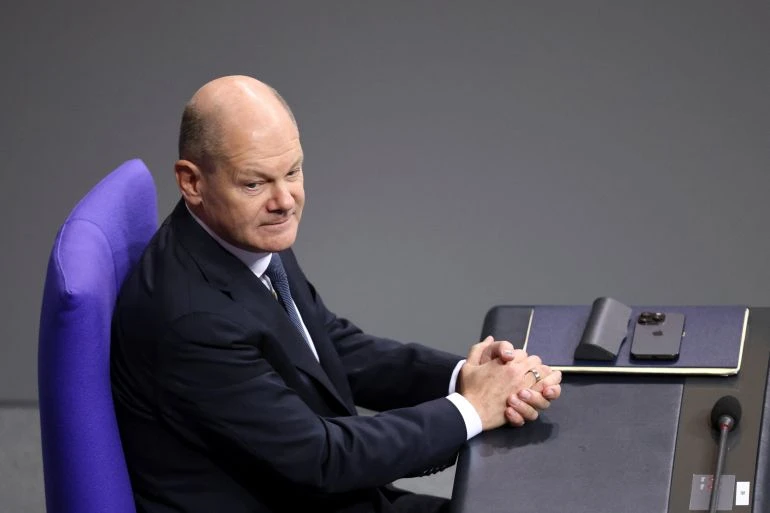 Thủ tướng Olaf Scholz sau cuộc bỏ phiếu tại quốc hội. Ảnh: REUTERS