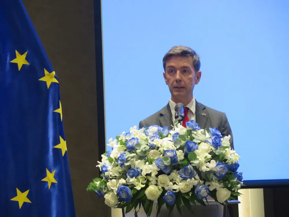 Đại sứ Julien Guerrier, Trưởng phái Đoàn Liên minh châu Âu tại Việt Nam phát biểu tại lễ kỷ niệm 1.jpeg