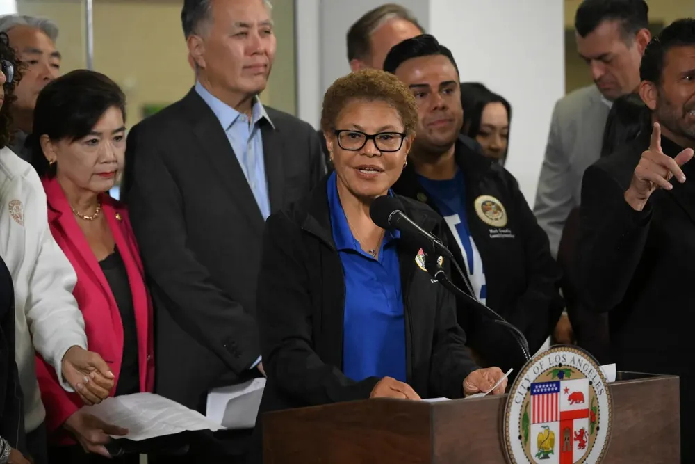 Thị trưởng Los Angeles, bà Karen Bass. Ảnh: KEITH BIRMINGHAM/ ORANGE COUNTY REGISTER/ SCNG 1.jpg