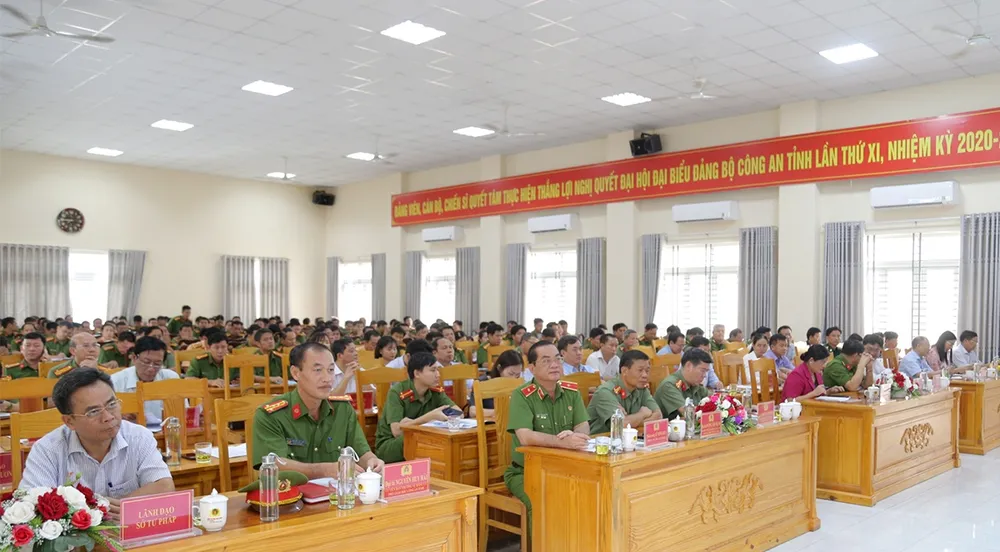 Các đại biểu tham dự hội nghị Các đại biểu tham dự hội nghị