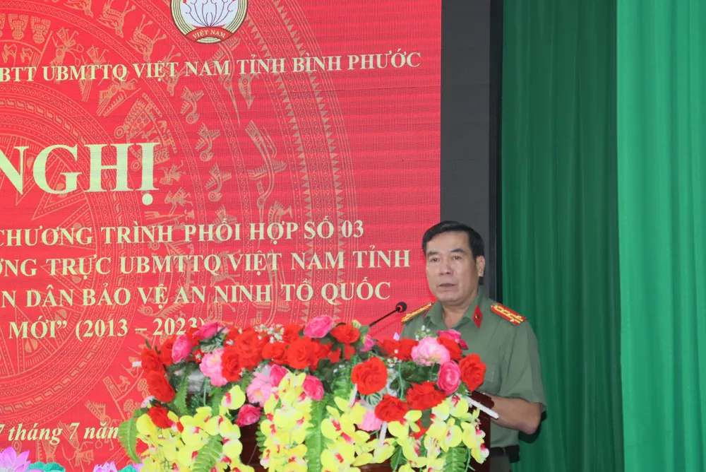 Đại tá Bùi Xuân Thắng, Giám đốc Công an tỉnh Bình Phước phát biểu tại hội nghị