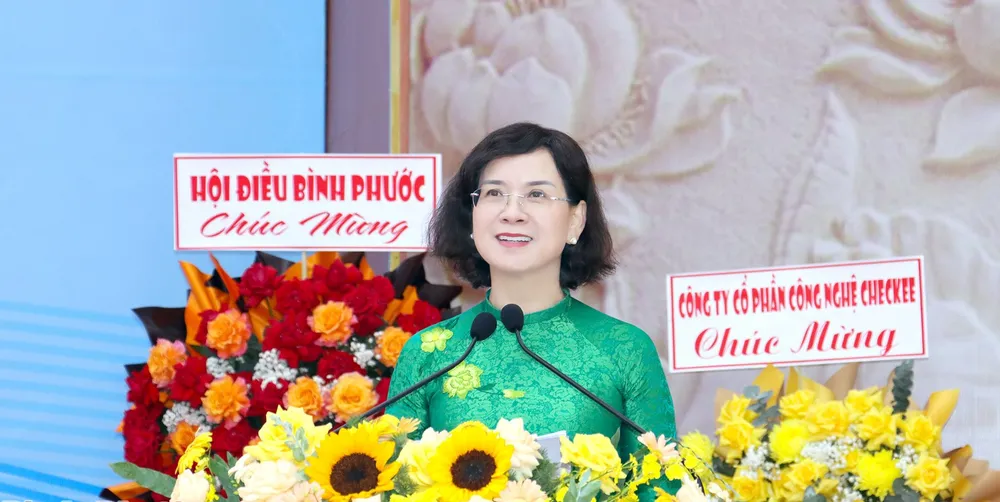 Phó Chủ tịch UBND tỉnh Bình Phước Trần Tuyết Minh phát biểu tại hội thảo Phó Chủ tịch UBND tỉnh Bình Phước Trần Tuyết Minh phát biểu tại hội thảo