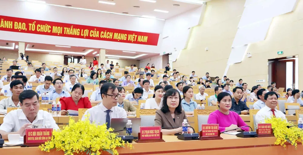 Các đại biểu tham dự hội nghị