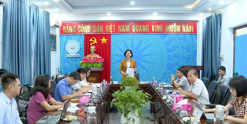 Phó Chủ tịch UBND tỉnh Bình Phước Trần Tuyết Minh, Chủ tịch Hội đồng Khoa học công nghệ tỉnh phát biểu kết luận cuộc họp Phó Chủ tịch UBND tỉnh Bình Phước Trần Tuyết Minh, Chủ tịch Hội đồng Khoa học công nghệ tỉnh phát biểu kết luận cuộc họp