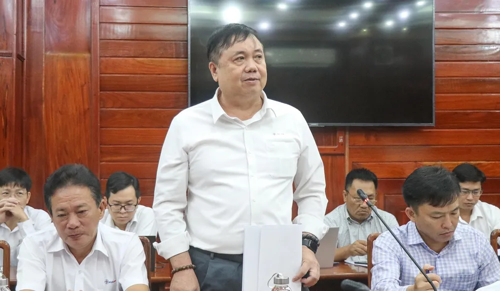 Phó Tổng giám đốc Tổng Công ty Điện lực miền Nam Đoàn Đức Hưng phát biểu tại buổi làm việc