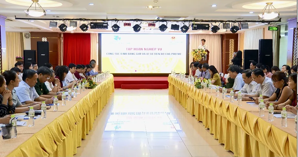 Các đại biểu tham gia hội nghị Các đại biểu tham gia hội nghị