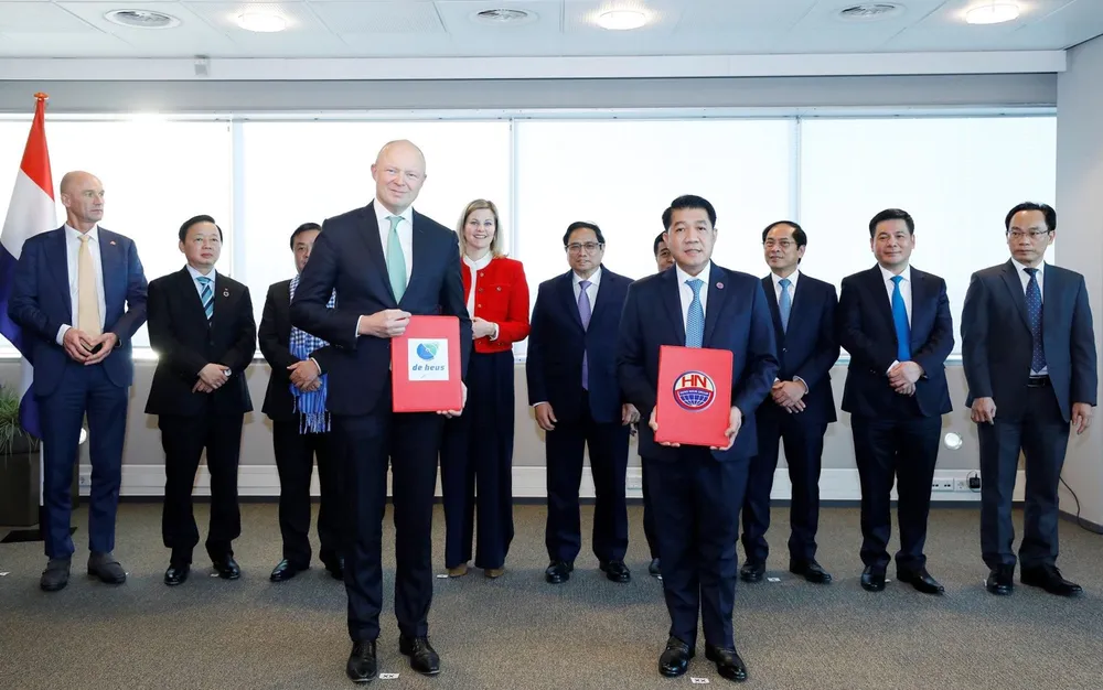 Thủ tướng Chính phủ Phạm Minh Chính chứng kiến lễ ký kết Biên bản ghi nhớ (MoU) về quan hệ hợp tác và đối tác chiến lược giữa De Heus và Hùng Nhơn
