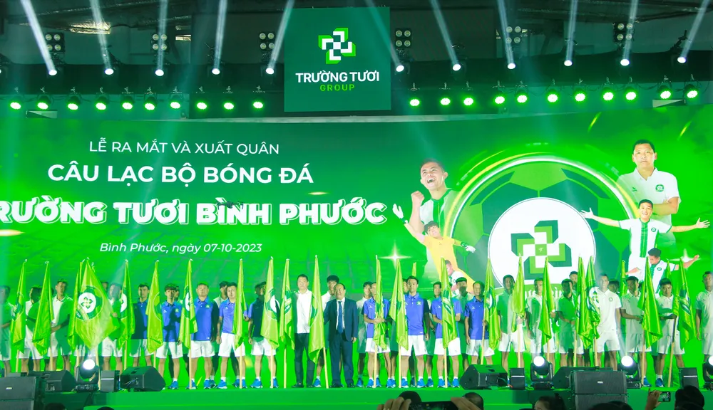 CLB Bóng đá Trường Tươi Bình Phước tại lễ xuất quân CLB Bóng đá Trường Tươi Bình Phước tại lễ xuất quân