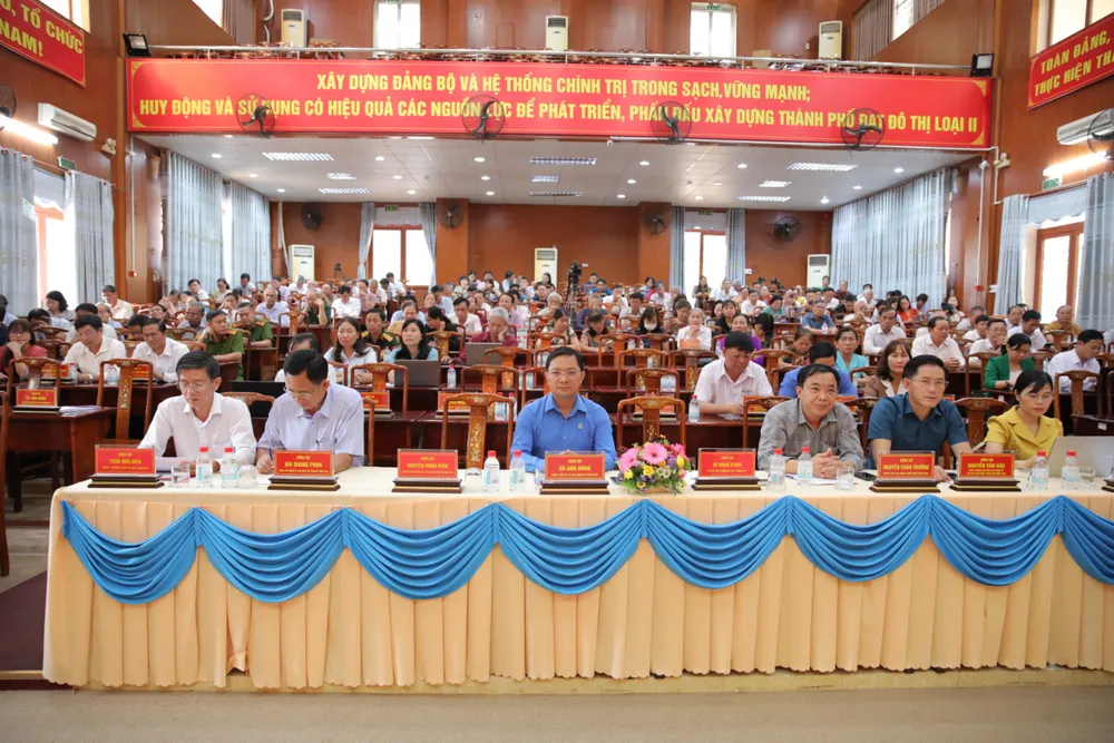 Các đại biểu tham dự hội nghị Các đại biểu tham dự hội nghị