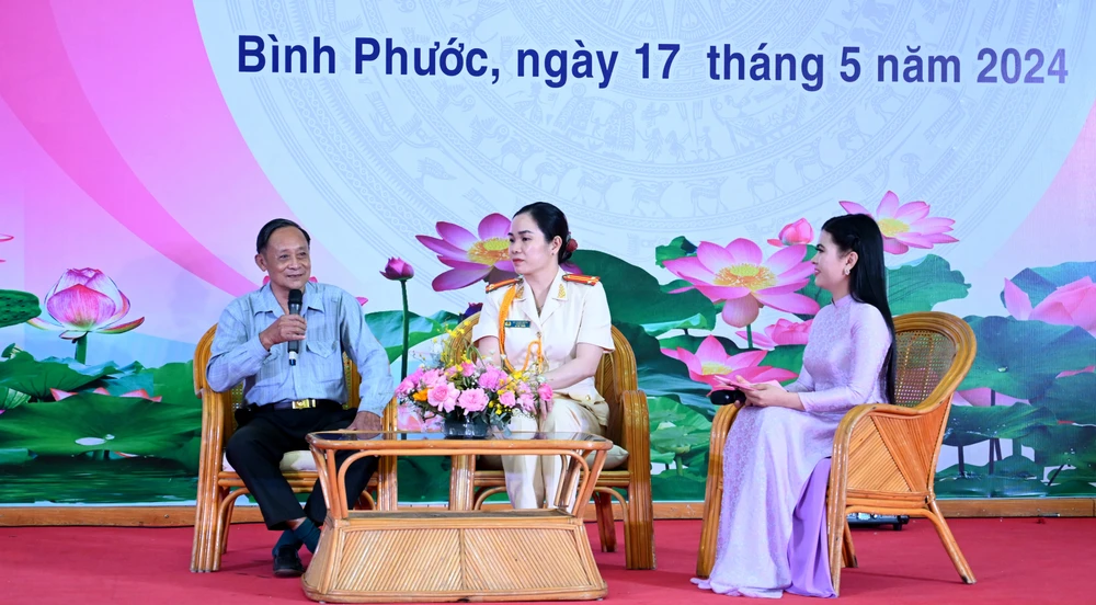 Giao lưu các điển hình tiên tiến học và làm theo Bác tại chương trình - 6.jpg
