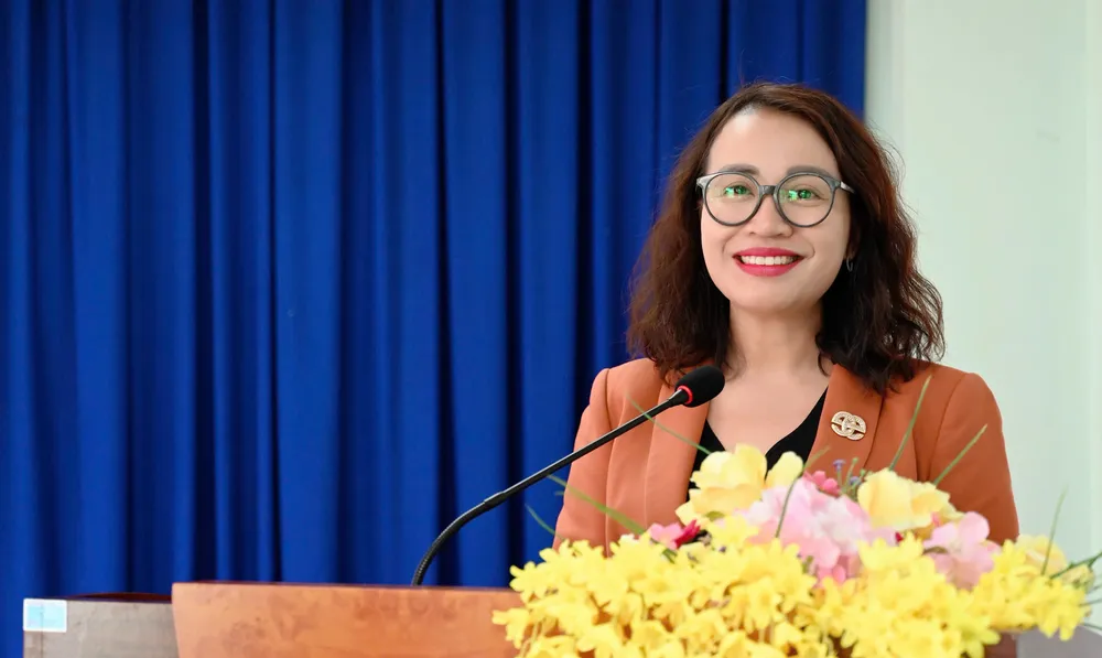 Các đại biểu trình bày tham luận tại hội thảo - 3.jpg