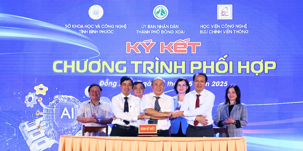 Sở KH-CN tỉnh Bình Phước, UBND TP Đồng Xoài và Học viện Công nghệ Bưu chính viễn thông ký kết chương trình phối hợp hoạt động - 2.png