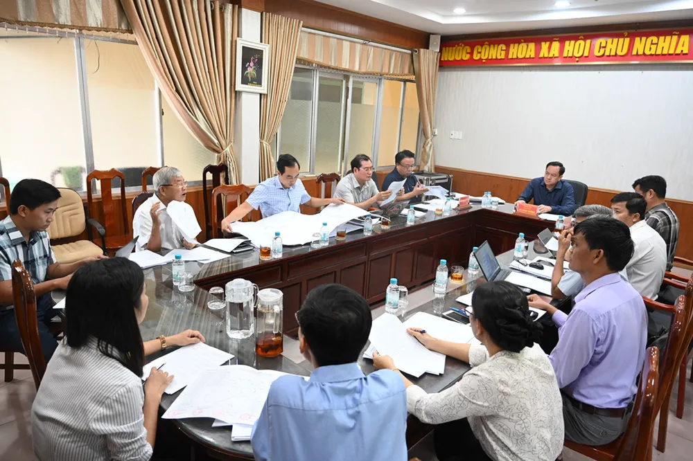Quang cảnh cuộc họp (1).jpg
