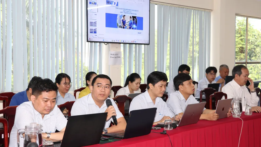 Đại diện VNPT tỉnh Đồng Nai tập huấn cho cán bộ, công chức tỉnh Bình Phước (1).jpg