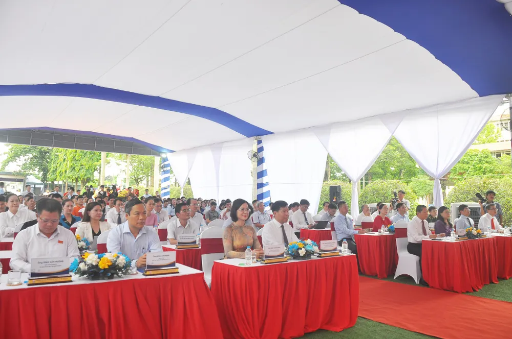 Các đại biểu tham dự buổi lễ - 1.JPG