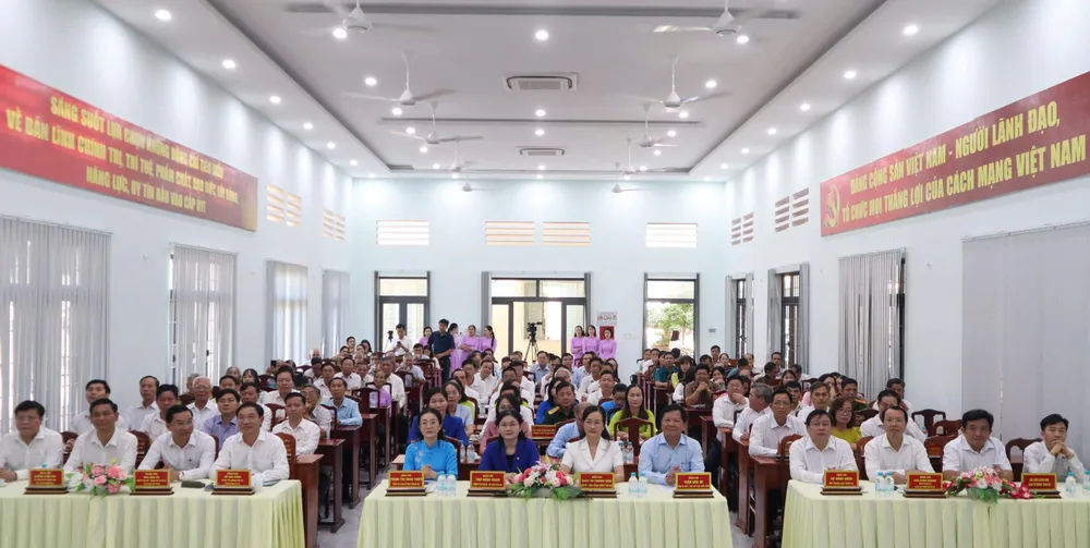 Các đại biểu tham dự Hội nghị ra mắt Ban trù bị và vận hành thử nghiệm mô hình tổ chức bộ máy phường Đồng Xoài, tỉnh Bình Phước ngày 16-6 - 1.jpg