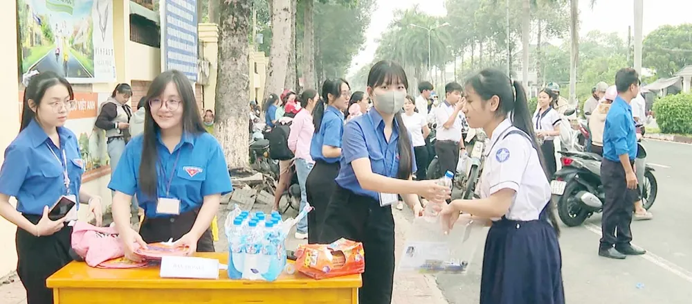 Chương trình "Tiếp sức mùa thi năm 2025" tại Bình Phước - 2.jpg