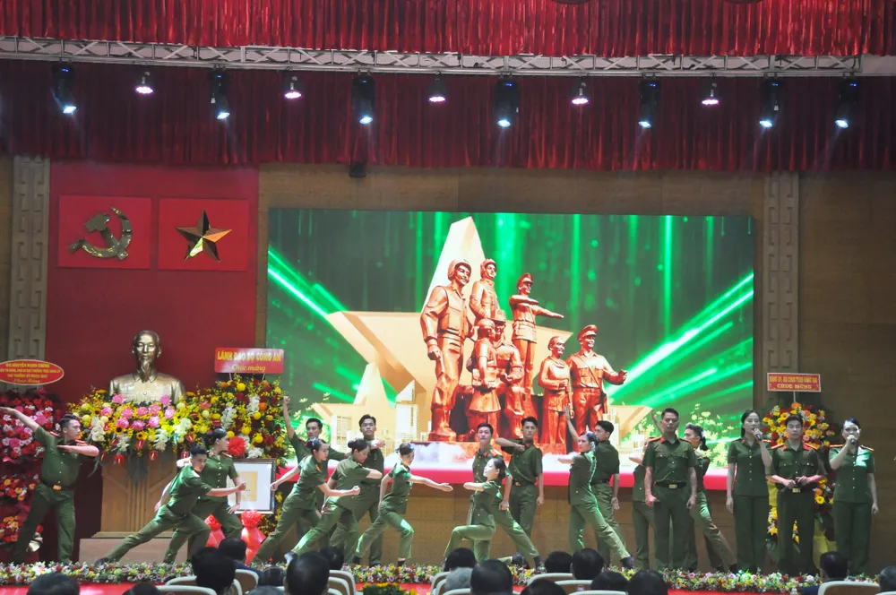 Một tiết mục văn nghệ tại buổi lễ (1).JPG