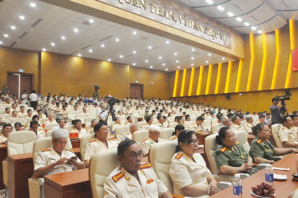 Các đại biểu tham dự buổi lễ (9).JPG