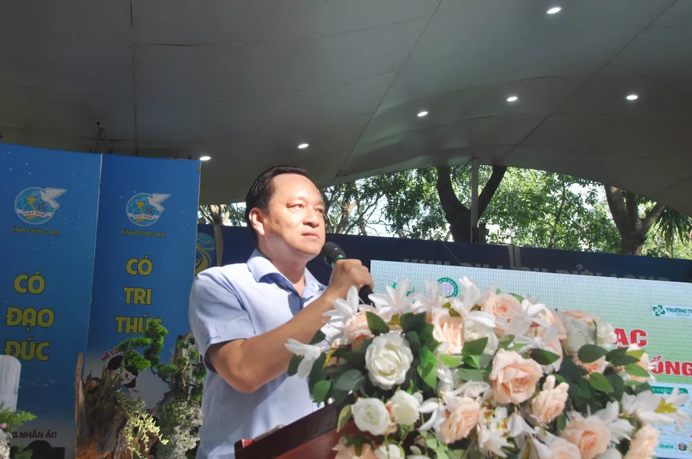 Der stellvertretende Direktor des Ministeriums für Kultur, Sport und Tourismus der Provinz Dong Nai, Vu Xuan Truong, hielt die Eröffnungsrede des Festivals. - 12.JPG