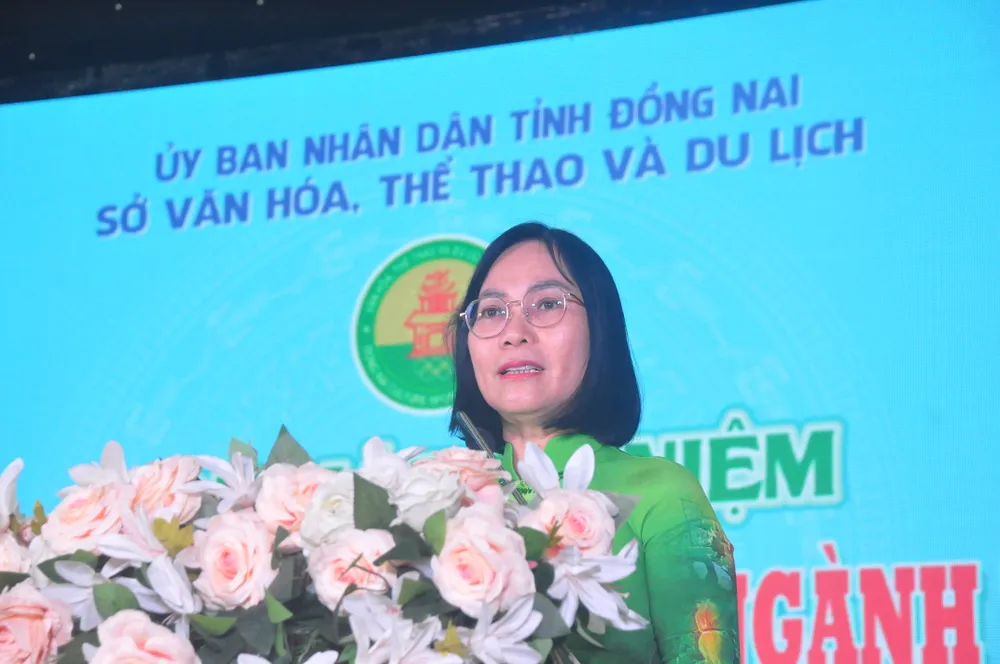 Phó Chủ tịch UBND tỉnh Đồng Nai Nguyễn Thị Hoàng phát biểu tại buổi họp mặt - 10.JPG