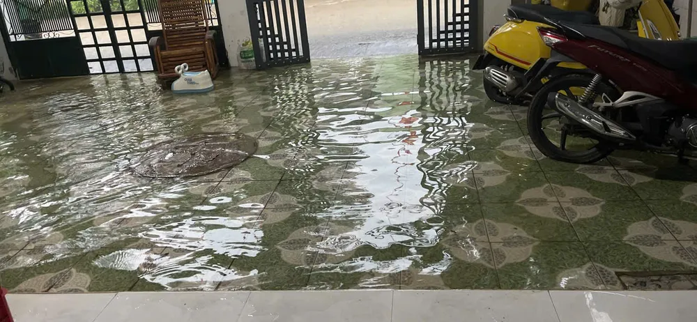 Mưa lớn gây ngập nhiều nhà cửa ở phường Bình Phước, tỉnh Đồng Nai 3.jpg