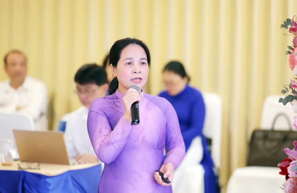 Bác sĩ chuyên khoa II Đỗ Thị Nguyên, Giám đốc Sở Y tế tỉnh Đồng Nai trình bày kết quả thực hiện chương trình ADB tại tỉnh Nguyen.jpg
