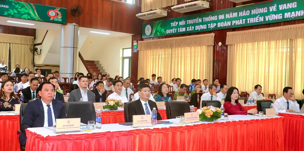 Các đại biểu tham dự buổi lễ. Ảnh: NHƯ NAM - 1.jpg