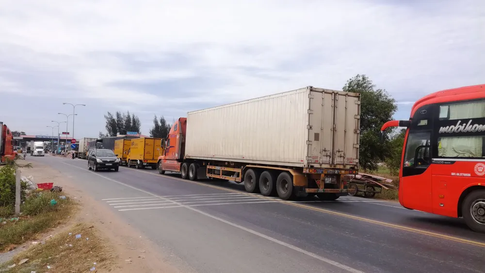 Người dân và tài xế phản ứng, BOT Sông Phan lại xả trạm ảnh 2