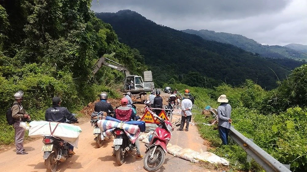 Bình Thuận yêu cầu các chủ đầu tư và đơn vị thi công khi triển khai thi công xây dựng công trình trên địa bàn phải đặt những biển báo với nội dung thông báo mang tính nhân văn