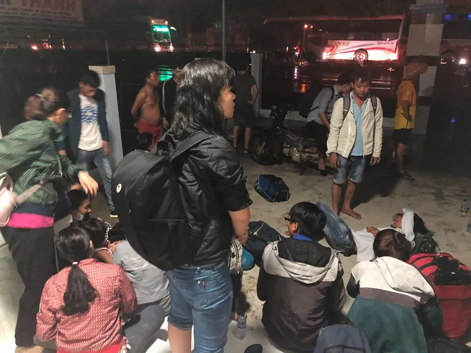 Tai nạn kinh hoàng làm 2 người chết, hàng chục hành khách hoảng loạn ảnh 3