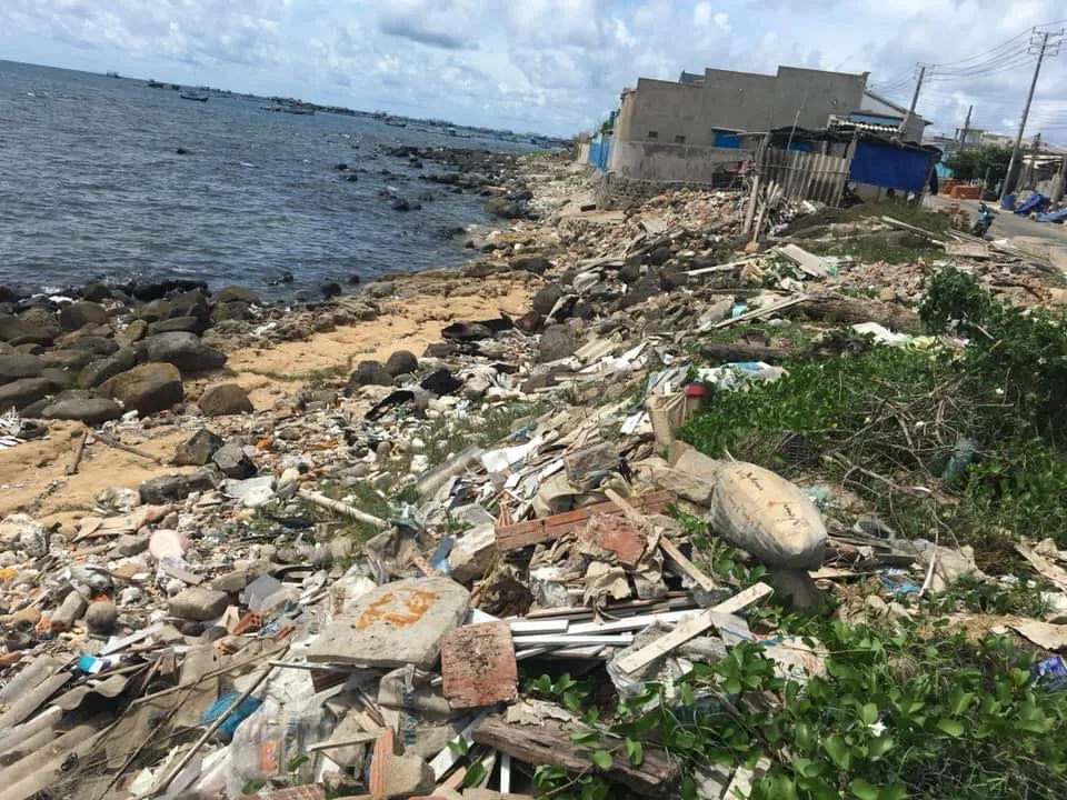 Xem ảnh bãi biển Phú Quý trước và sau khi dọn sạch rác ảnh 5