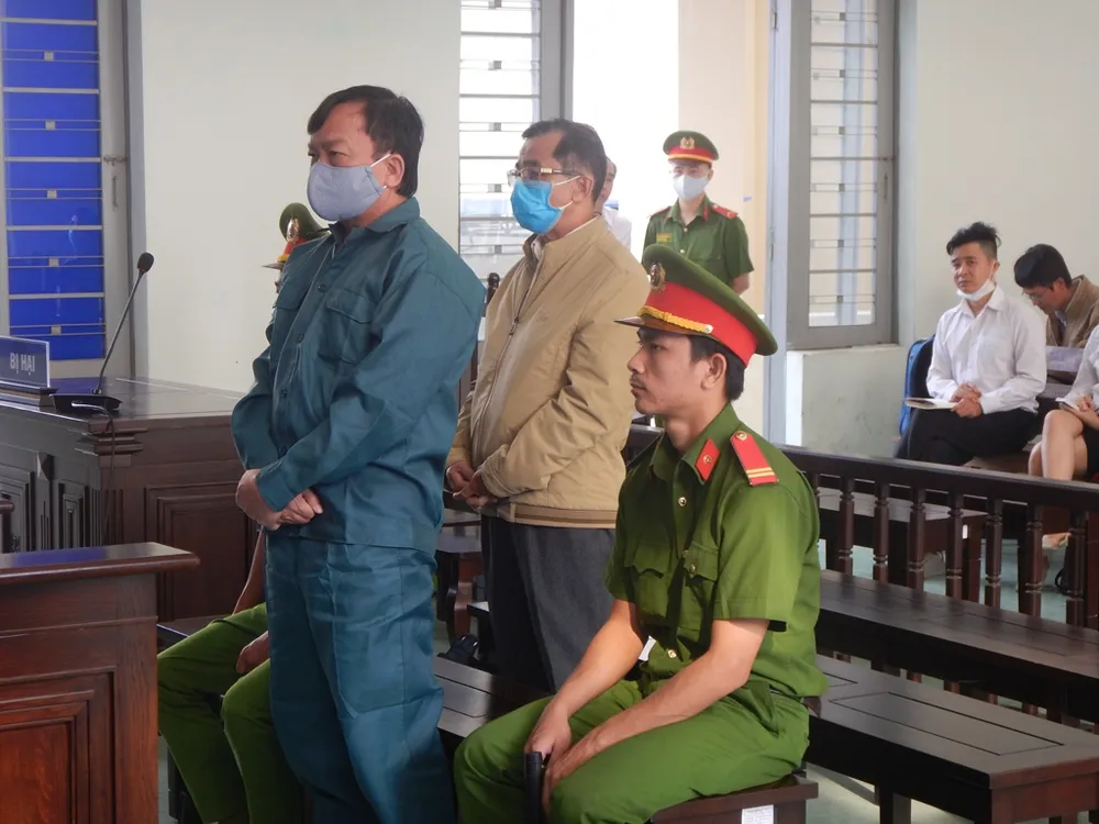 Y án sơ thẩm đối với nguyên Chủ tịch, Phó Chủ tịch UBND TP Phan Thiết do sai phạm trong quản lý đất đai ảnh 2