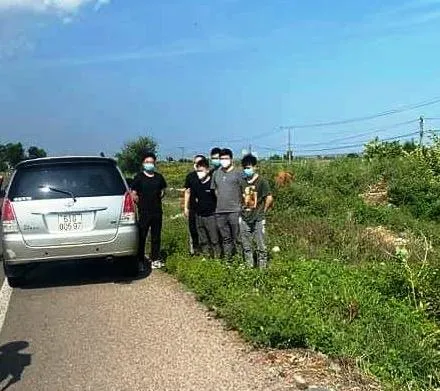 Tạm giữ, cách ly 10 người Trung Quốc nghi nhập cảnh trái phép ảnh 1