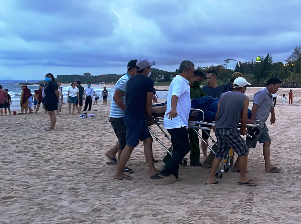 2 du khách tử vong khi tắm biển Mũi Né - Bình Thuận ảnh 1