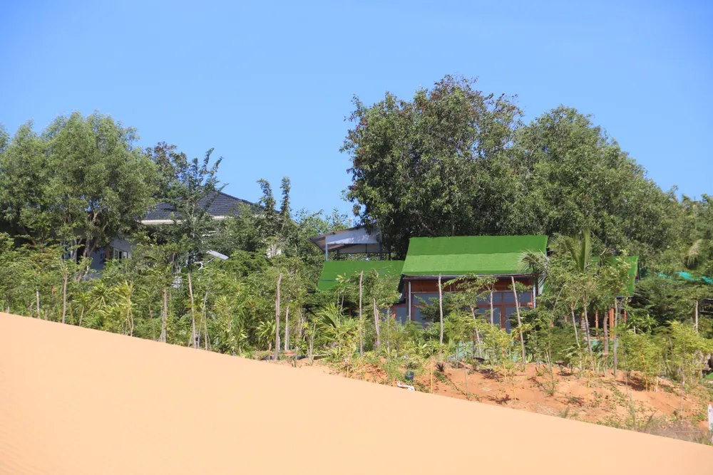 Nhiều công trình không phép mọc lên Nhiều công trình không phép mọc lên