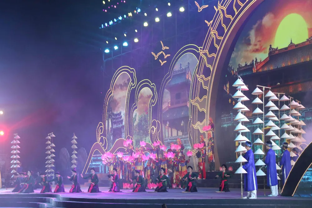 Lễ khai mạc diễn ra hấp dẫn, nhiều màu sắc Lễ khai mạc diễn ra hấp dẫn, nhiều màu sắc