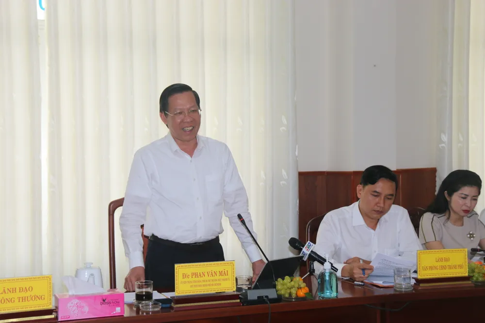 Chủ tịch UBND TPHCM Phan Văn Mãi phát biểu tại chương trình trao đổi hợp tác với tỉnh Ninh Thuận Chủ tịch UBND TPHCM Phan Văn Mãi phát biểu tại chương trình trao đổi hợp tác với tỉnh Ninh Thuận