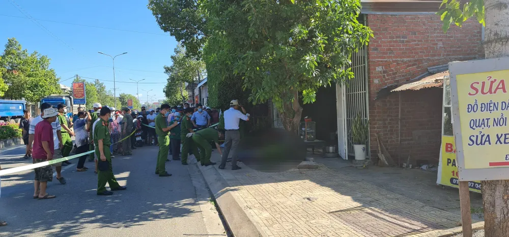 Hiện trường vụ án mạng kinh hoàng (Ảnh: Đ.K.)