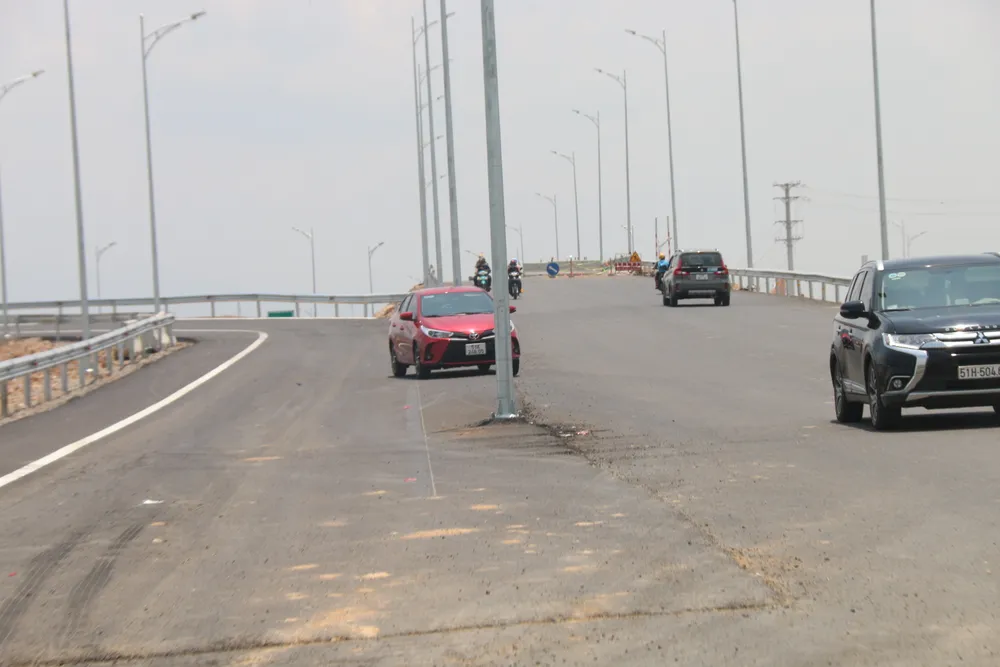 Các phương tiện ra vào các nút giao cao tốc Vĩnh Hảo - Phan Thiết thuận lợi