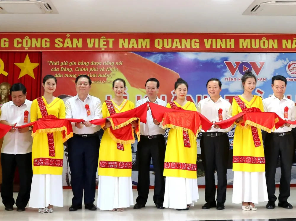 Chủ tịch nước Võ Văn Thưởng cũng lãnh đạo Trung ương cắt băng khánh thành Đài phát sóng khu vực Nam Trung bộ