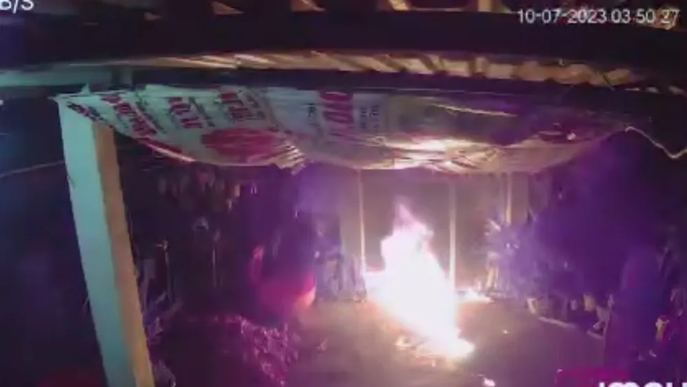 Thời điểm xảy ra vụ việc. Ảnh cắt từ clip Thời điểm xảy ra vụ việc. Ảnh cắt từ clip