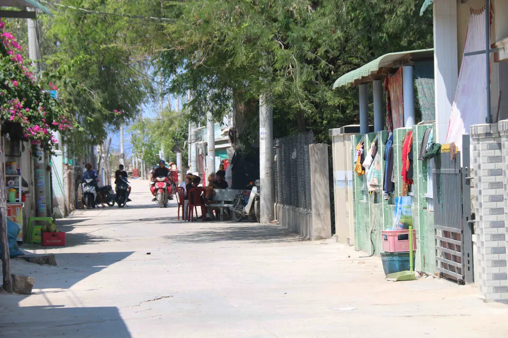 Do vướng quy hoạch nhà máy điện hạt nhân, 17 năm qua, đời sống của người dân thôn Vĩnh Trường, xã Phước Dinh, huyện Thuận Nam (tỉnh Ninh Thuận) gặp nhiều khó khăn Do vướng quy hoạch nhà máy điện hạt nhân, 17 năm qua, đời sống của người dân thôn Vĩnh Trường, xã Phước Dinh, huyện Thuận Nam (tỉnh Ninh Thuận) gặp nhiều khó khăn