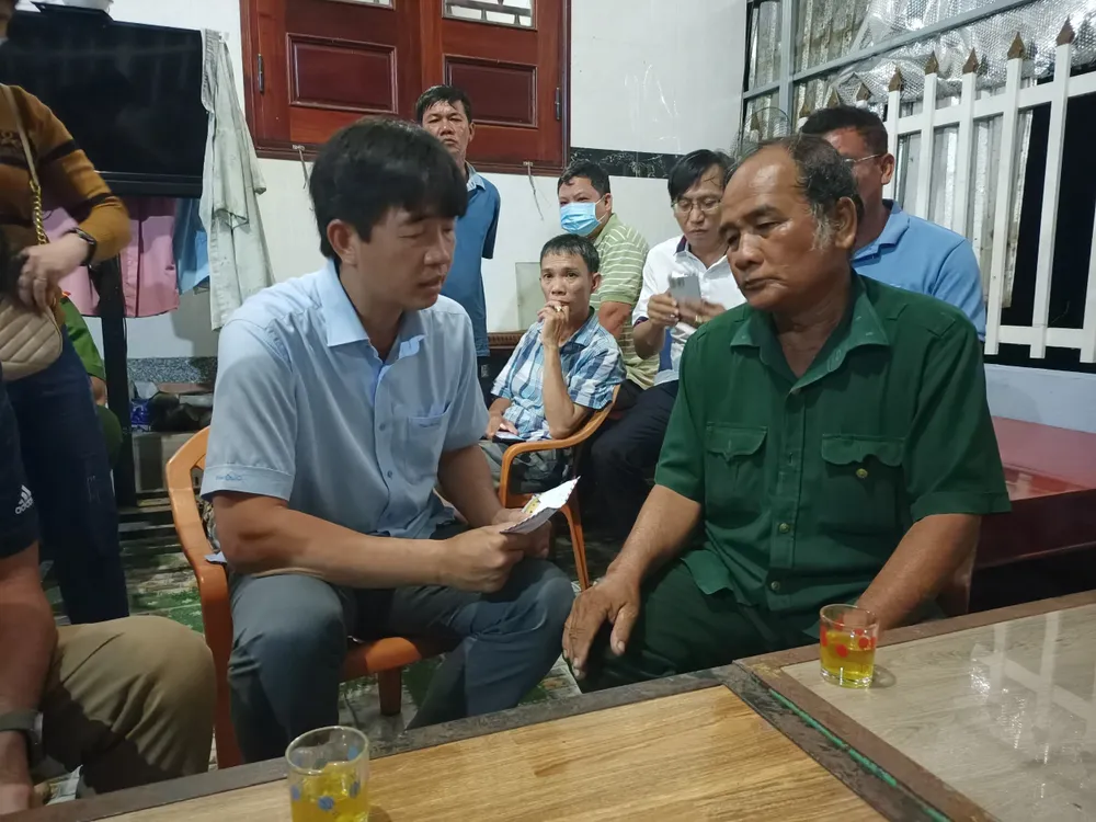 Chính quyền TP Phan Thiết thăm hỏi gia đình anh Nguyễn Hữu Đốn Chính quyền TP Phan Thiết thăm hỏi gia đình anh Nguyễn Hữu Đốn