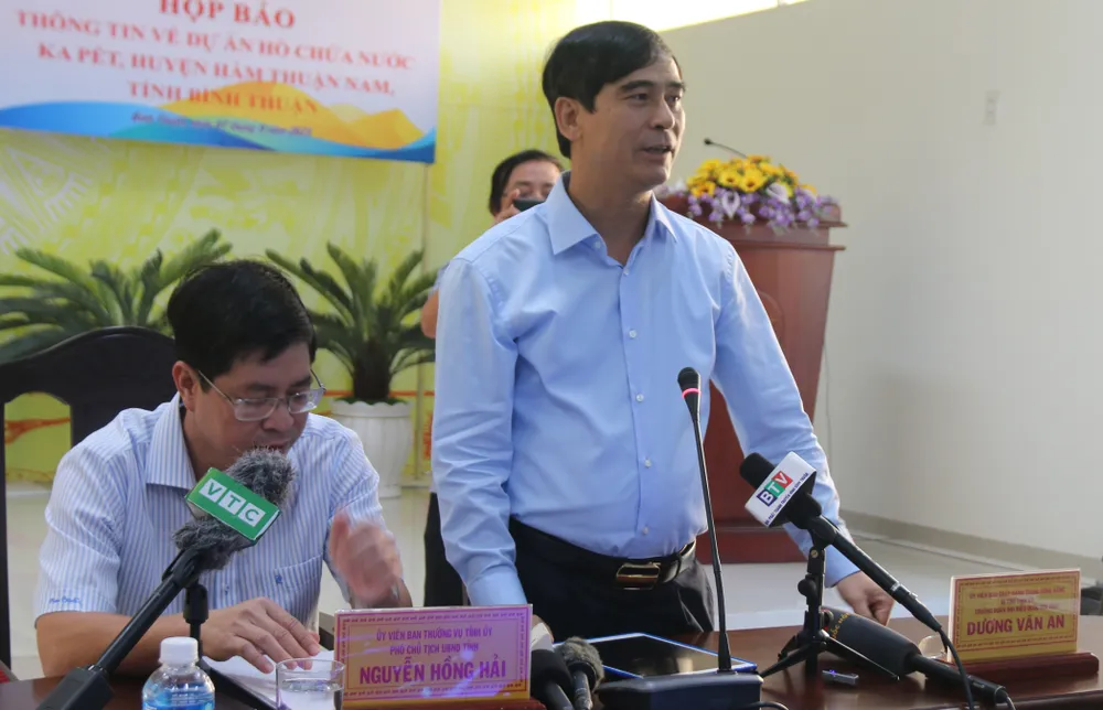 Bí thư Tỉnh ủy Bình Thuận Dương Văn An phát biểu tại buổi họp báo. Ảnh: NGUYỄN TIẾN Bí thư Tỉnh ủy Bình Thuận Dương Văn An phát biểu tại buổi họp báo. Ảnh: NGUYỄN TIẾN