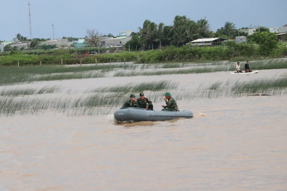 Nhiều lực lượng tham gia tìm kiếm em T. bị mất tích