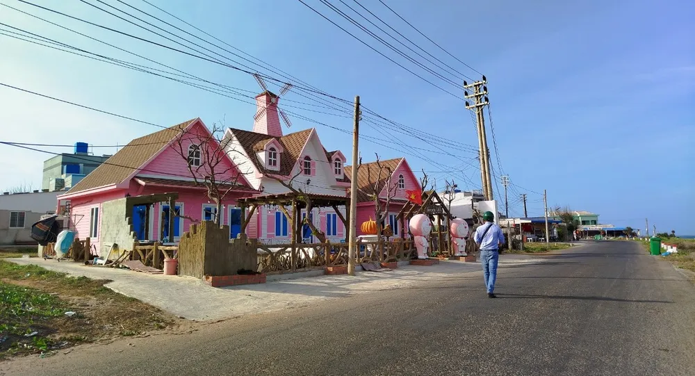 Hàng chục khách sạn, nhà nghỉ, homestay phát triển mạnh trên đảo Phú Quý 2.jpg