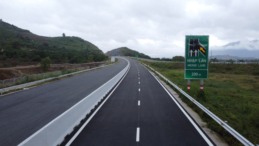 Đoạn cao tốc Vân Phong - Nha Trang đi qua địa phận huyện Diên Khánh, tỉnh Khánh Hòa caotocvp-nt.JPG