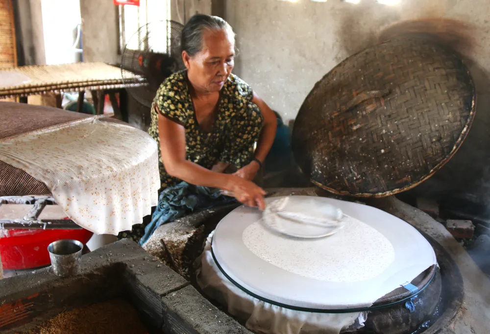 ដំណើរការស្រោបនំខេក IMG_8379.JPG